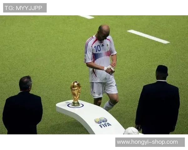 足球明星背后的戏剧人生与场上风采的精彩交织