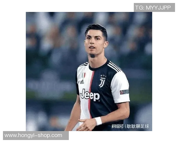 足球明星比心瞬间集锦展现他们的热情与魅力 足球明星比心瞬间集锦展现他们的热情与魅力